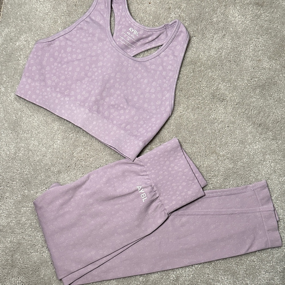 AYBL Lilac Leopard Print Seamless Sports Bra and Legging Set - XS
